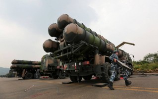 军备科技研发 中美军备竞赛新态势：中国弯道超车，“蜂群母舰”即将首飞！
